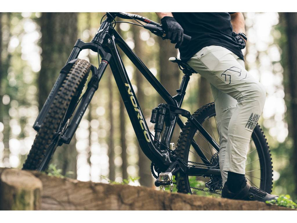 NORCO celoodpružené kolo Fluid C2 Black/Chrome 29