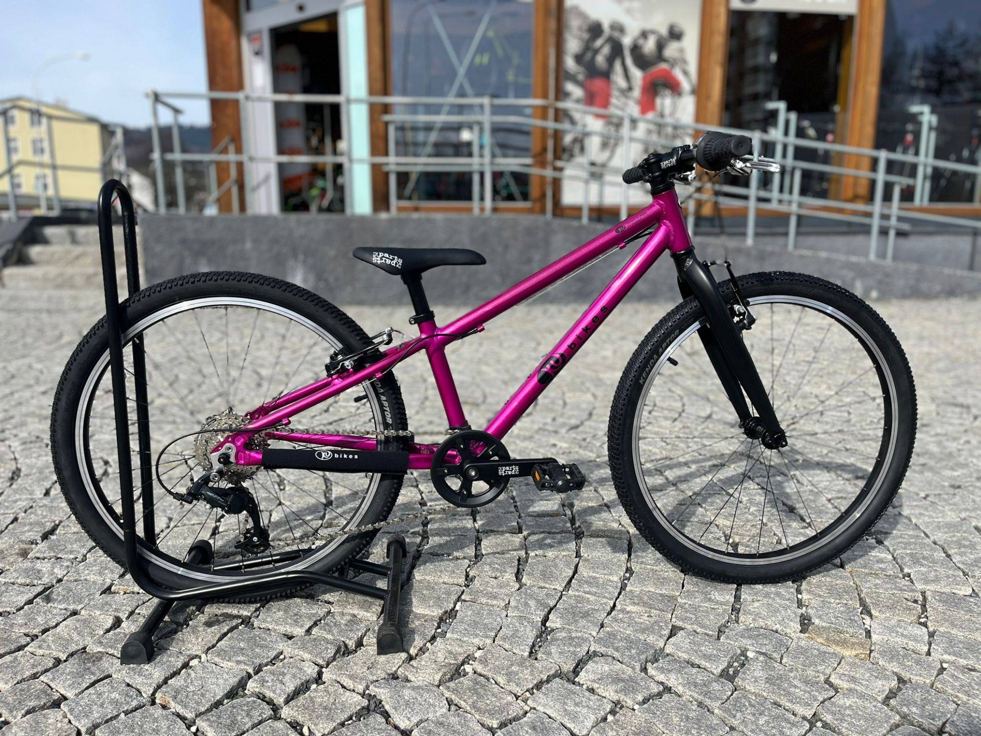 KUBIKES juniorské kolo 24S MTB růžová metalíza