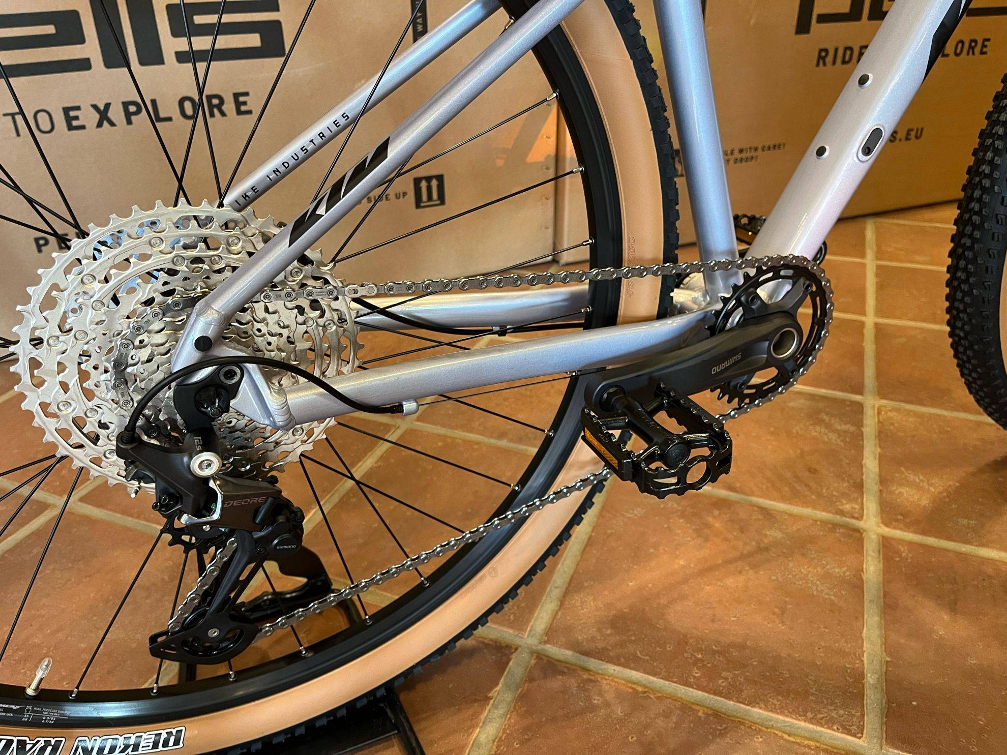 Dámské sportovní kolo KTM Ultra Glorious 29 meek grey matte/black
