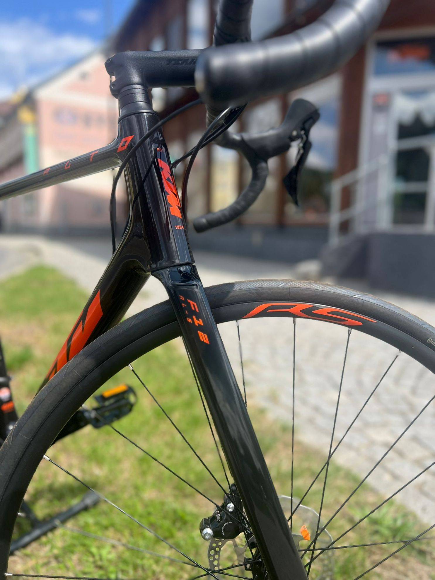KTM silniční kolo REVELATOR ALTO PRO 2023
