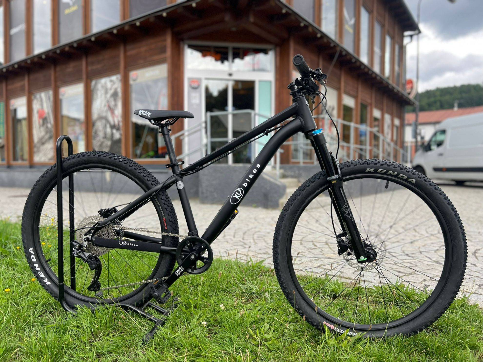 KUBIKES juniorské kolo 26S MTB Disc černé