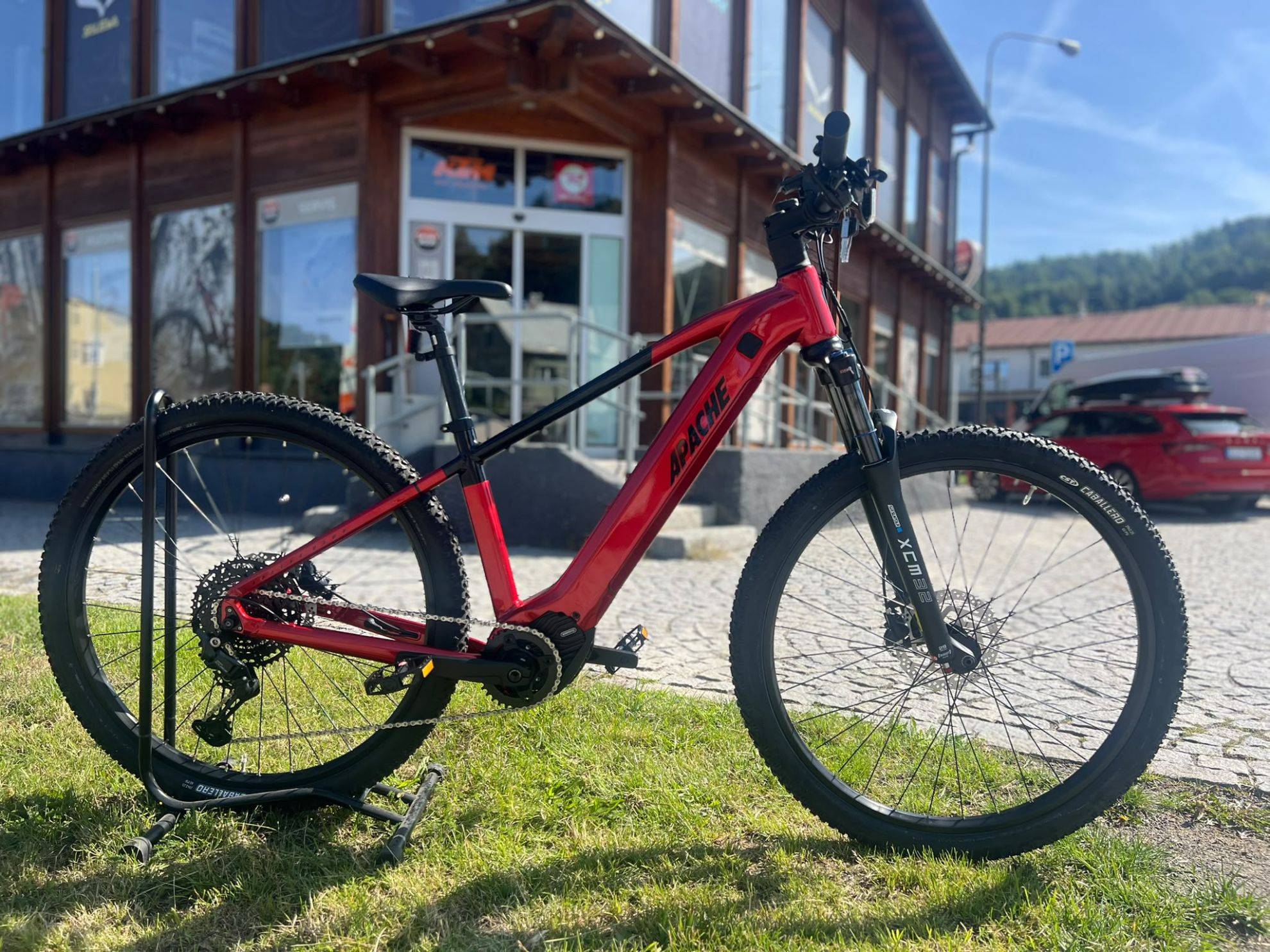 Elektrokolo APACHE Hawk 2 MX 720 Wh červená
